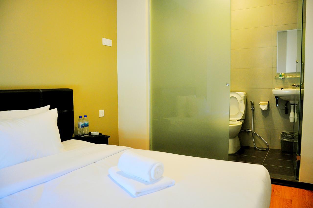 Gem Hotel Nusajaya  Exterior foto