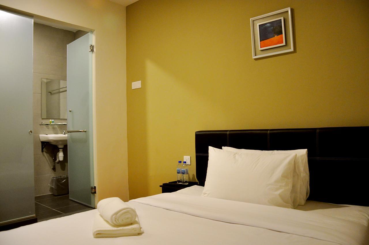 Gem Hotel Nusajaya  Exterior foto