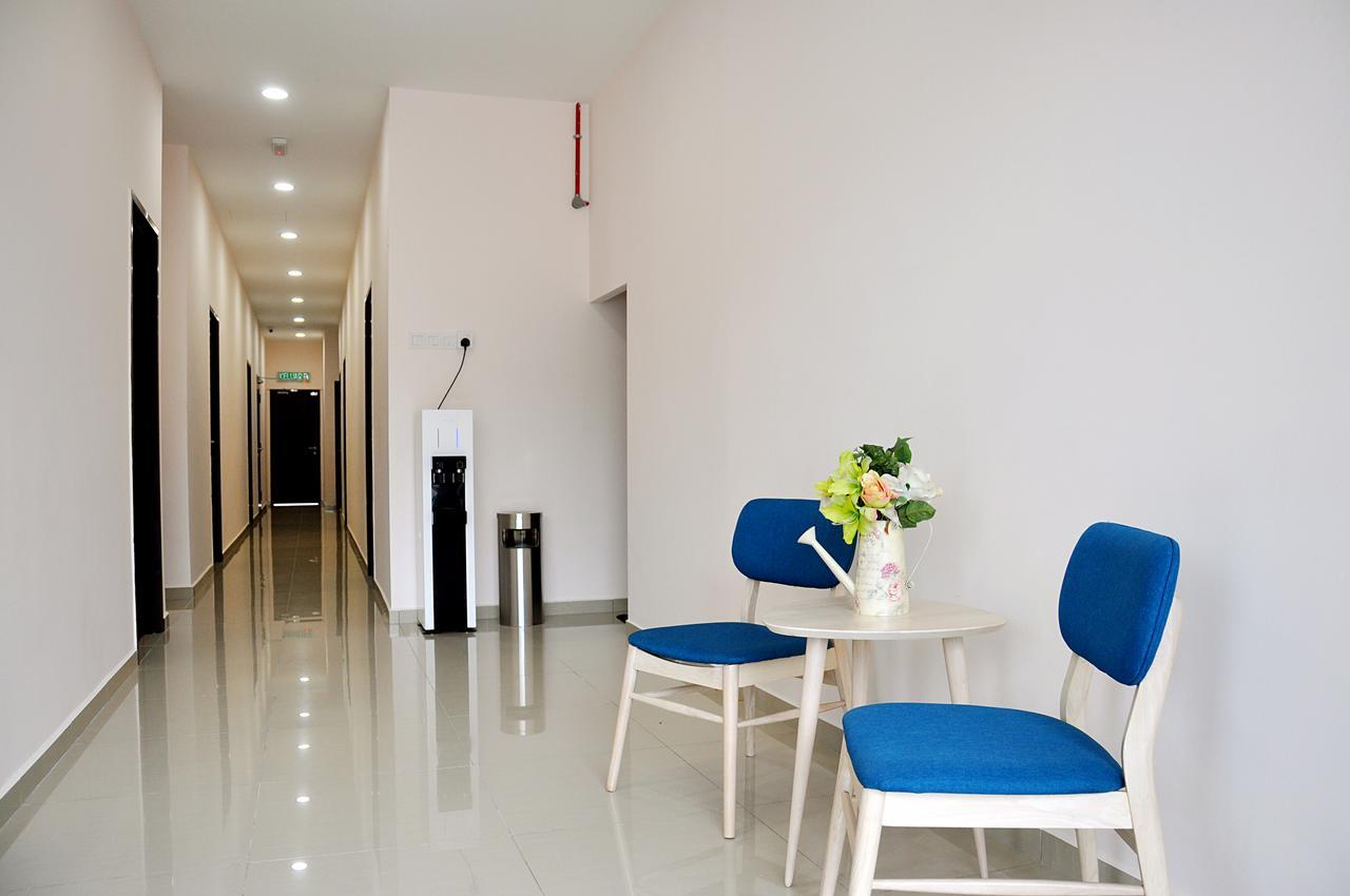 Gem Hotel Nusajaya  Exterior foto