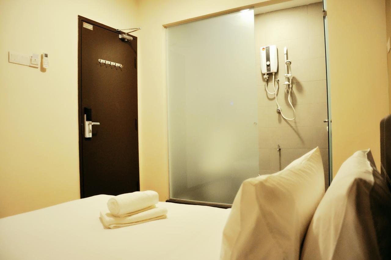 Gem Hotel Nusajaya  Exterior foto